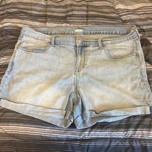 Light Old Navy denim shorts